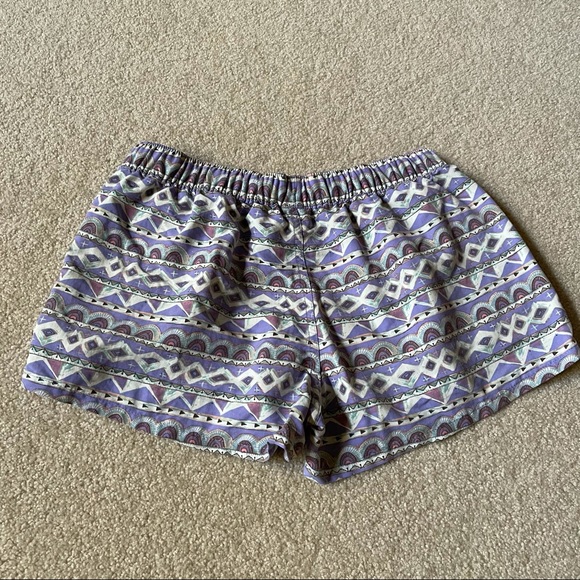 Patagonia Barely Baggie Lavender Floral Geometric Print Shorts. Size Small - Picture 3 of 9